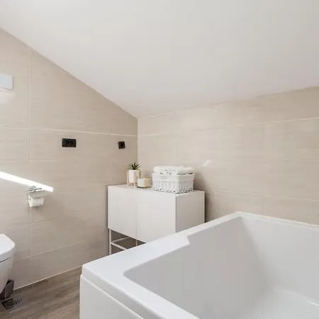 Apartment Touch Of Happiness *